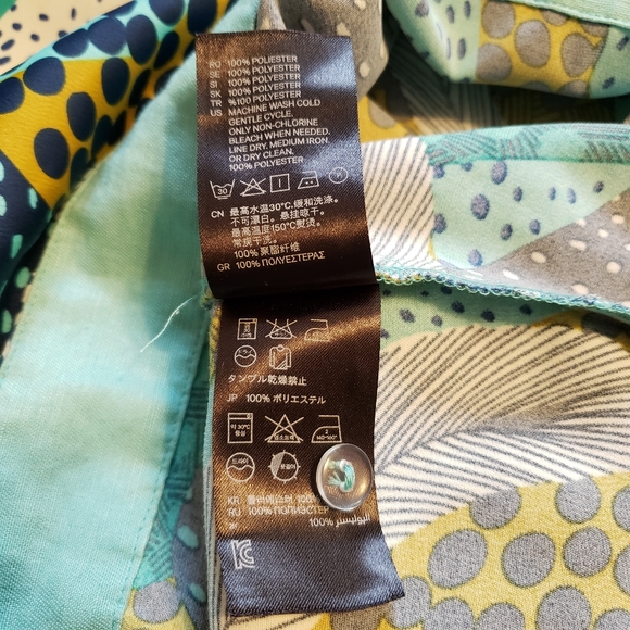 ⚡FREE WITH purchase ⚡ABSTRACT PRINT POCKETED SHIFT MID LENGTH DRESS - Picture 11 of 13